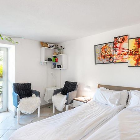 Ivica Apartment ฮวาร์ ภายนอก รูปภาพ