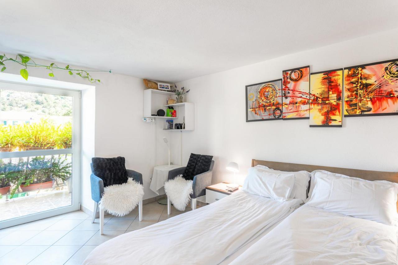 Ivica Apartment ฮวาร์ ภายนอก รูปภาพ