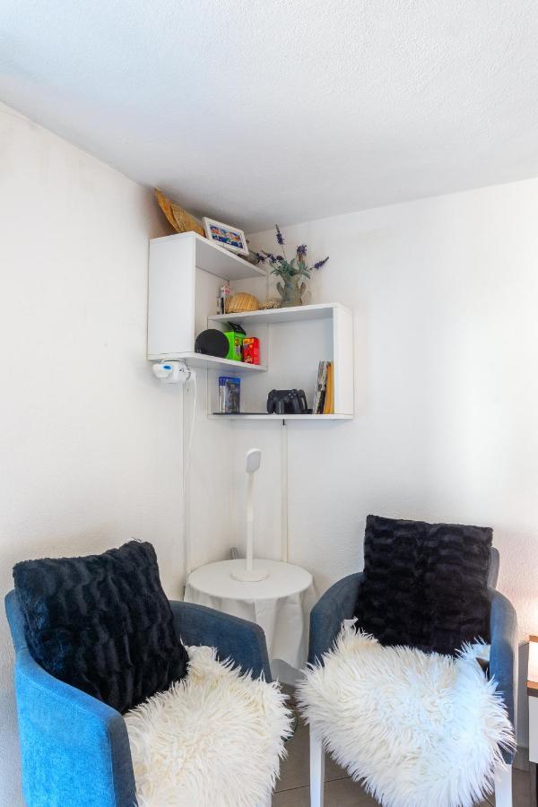 Ivica Apartment ฮวาร์ ภายนอก รูปภาพ