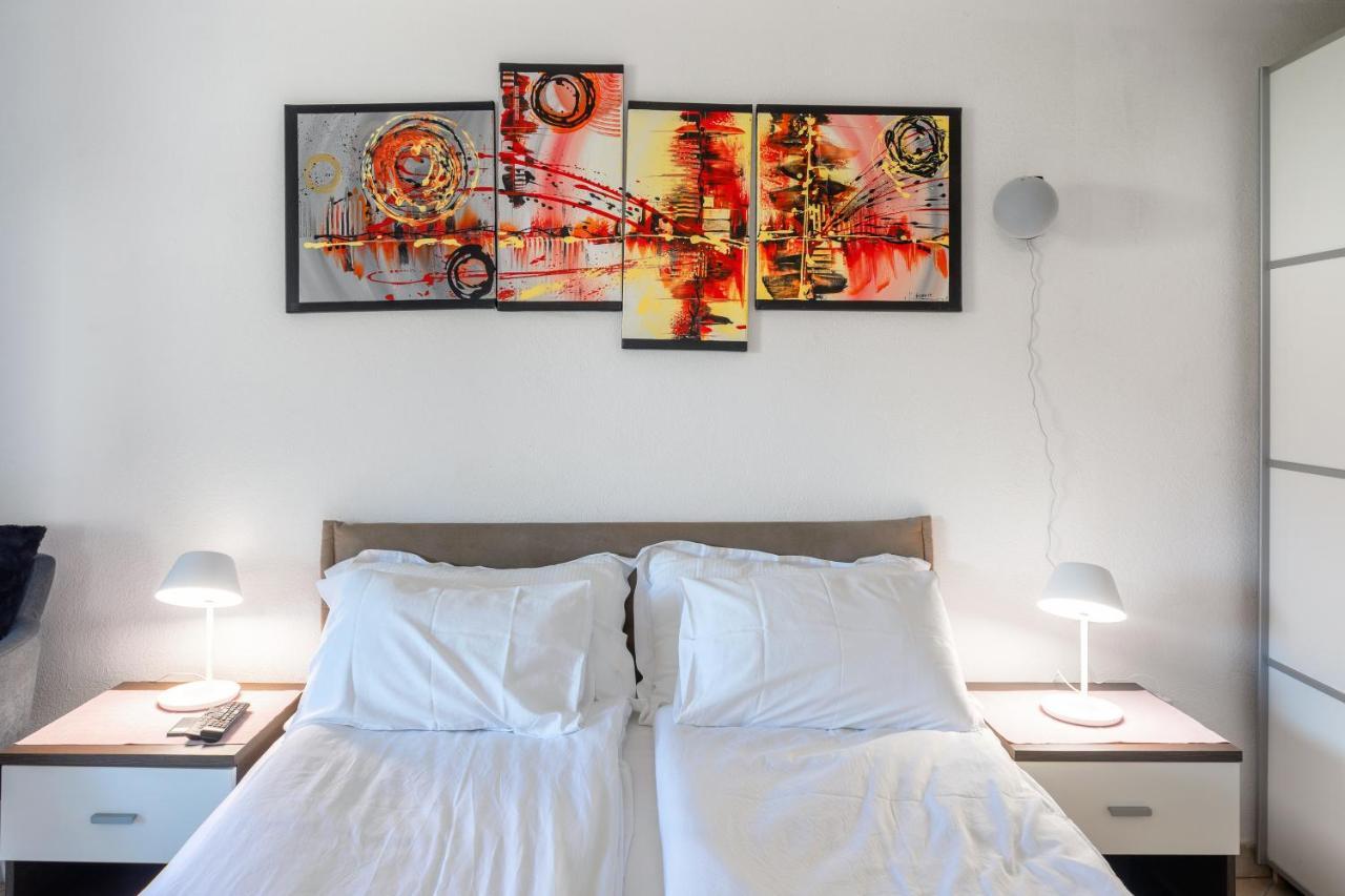 Ivica Apartment ฮวาร์ ภายนอก รูปภาพ