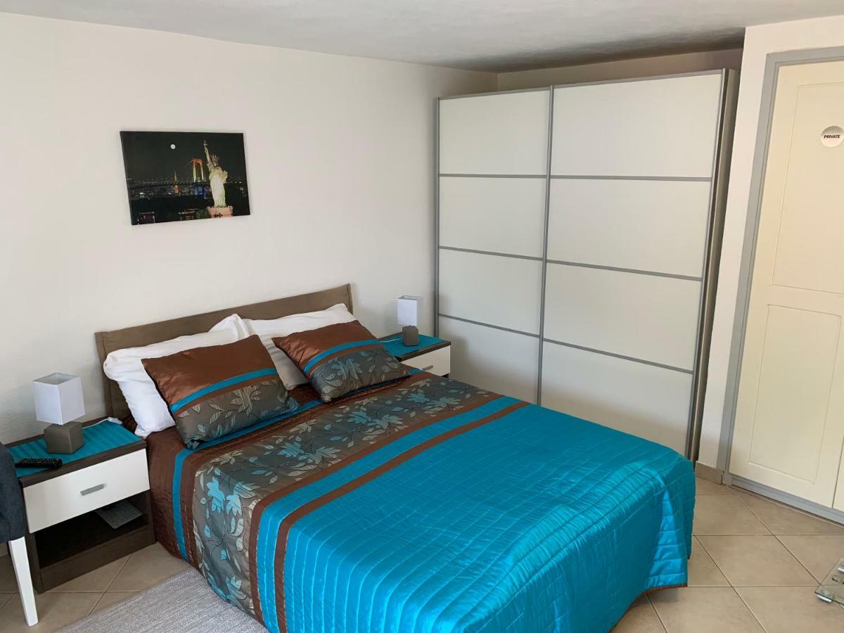 Ivica Apartment ฮวาร์ ภายนอก รูปภาพ