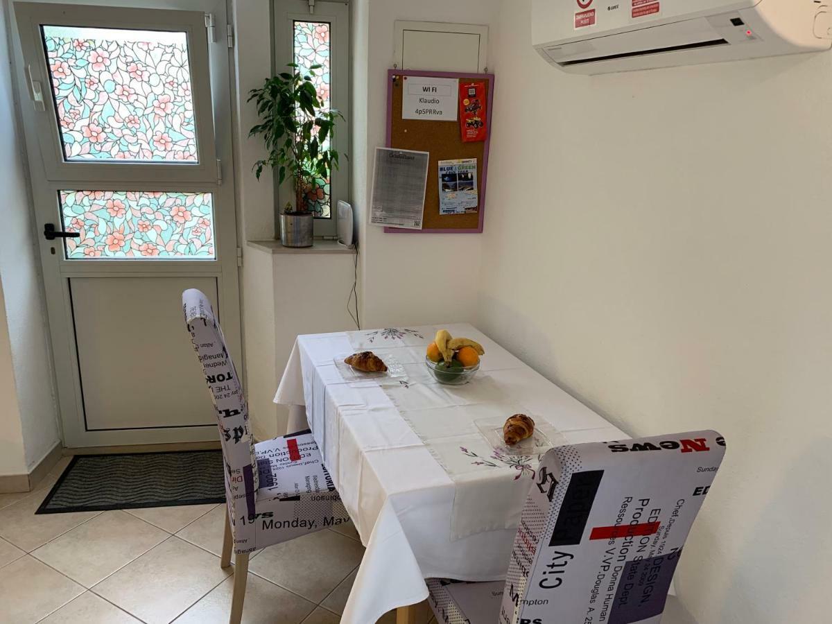 Ivica Apartment ฮวาร์ ภายนอก รูปภาพ